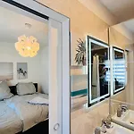 Central Designer 3 Room Apt With Terrace & Parking